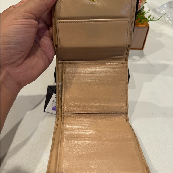 Authentic Prada small soft leather wallet with authenticity card and box - Picture 9 of 15